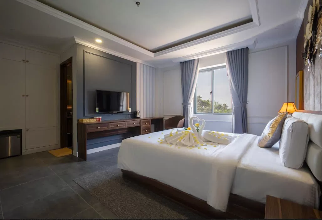 Combo 3N2Đ khách sạn Happy 3 sao + Phòng tiêu chuẩn + Ăn sáng