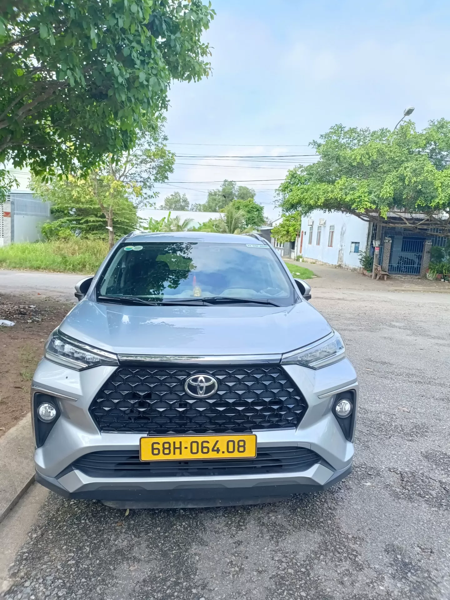 4 -seat car or 7 seats from the airport - North Island (Vinwonders - Safari - Grand World - Hotel, ...) or vice versa