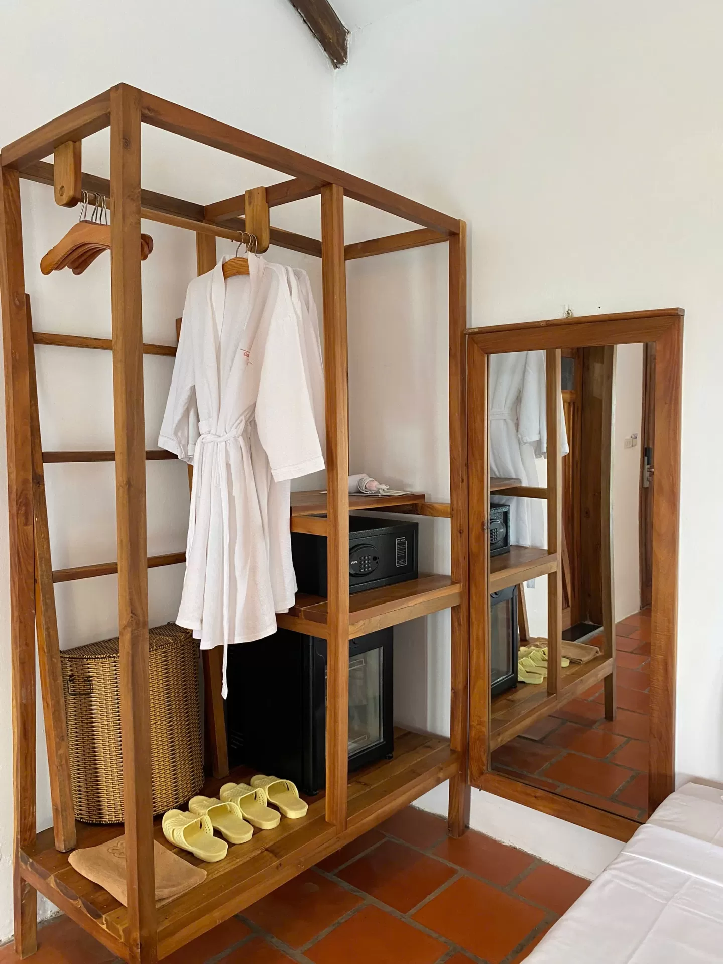 Combo 3N2Đ khách sạn Daisy Resort + Ăn sáng