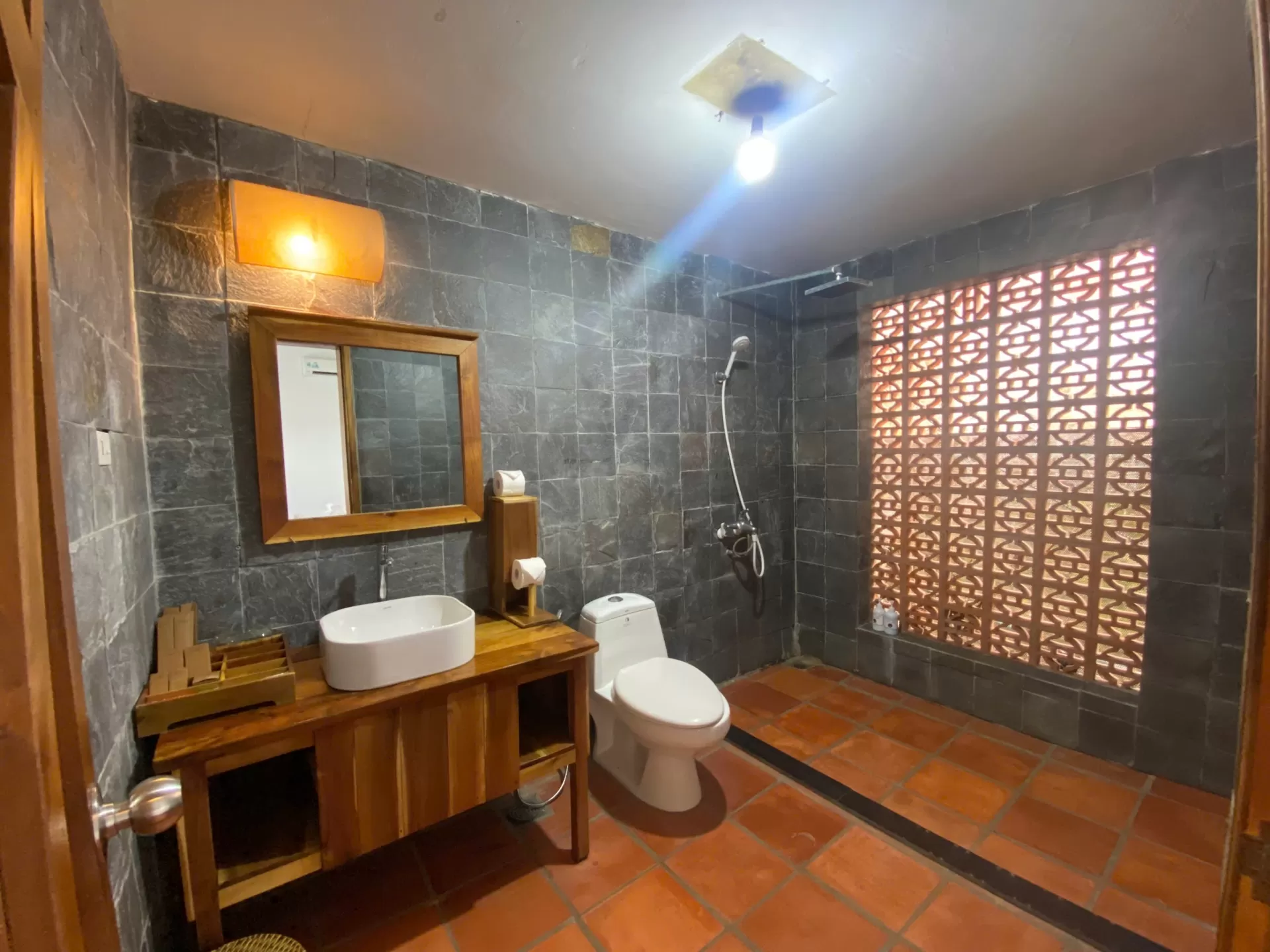 Combo 3N2Đ khách sạn Daisy Resort + Ăn sáng