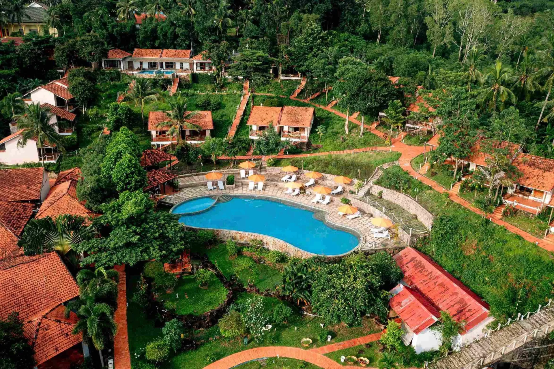 Combo 3N2Đ khách sạn Daisy Resort + Ăn sáng